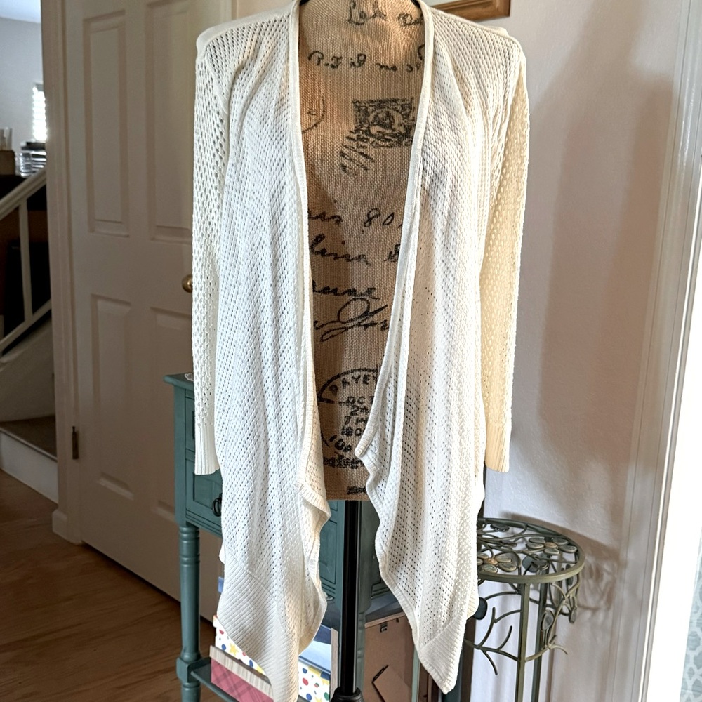 American Eagle Outfitters Ivory Cream Handkerchief  Sweater Size L